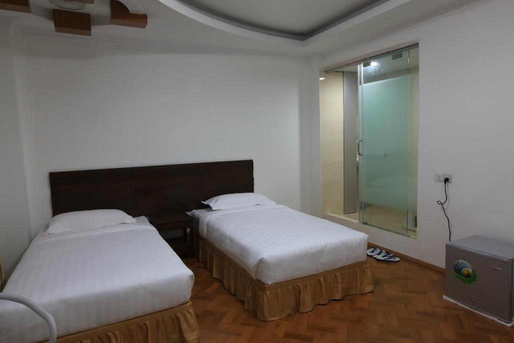 Yangon Regency Hotel Esterno foto